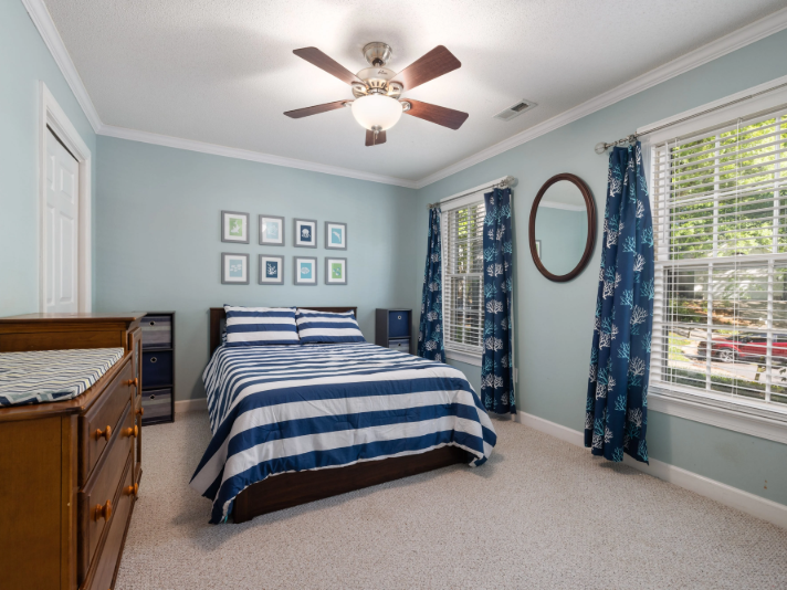 Allergy friendly carpet flooring in a spare bedroom